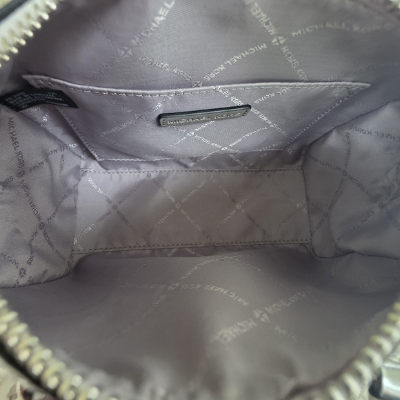 Michael Kors Small Airplane Logo Black Crossbody - Picture 5 of 10